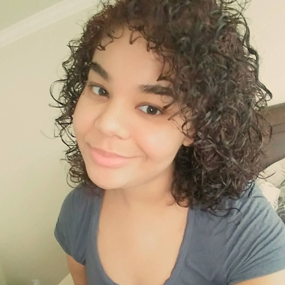 Meet your Posher, Leticia